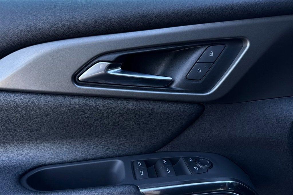 new 2025 Chevrolet Traverse car, priced at $39,995