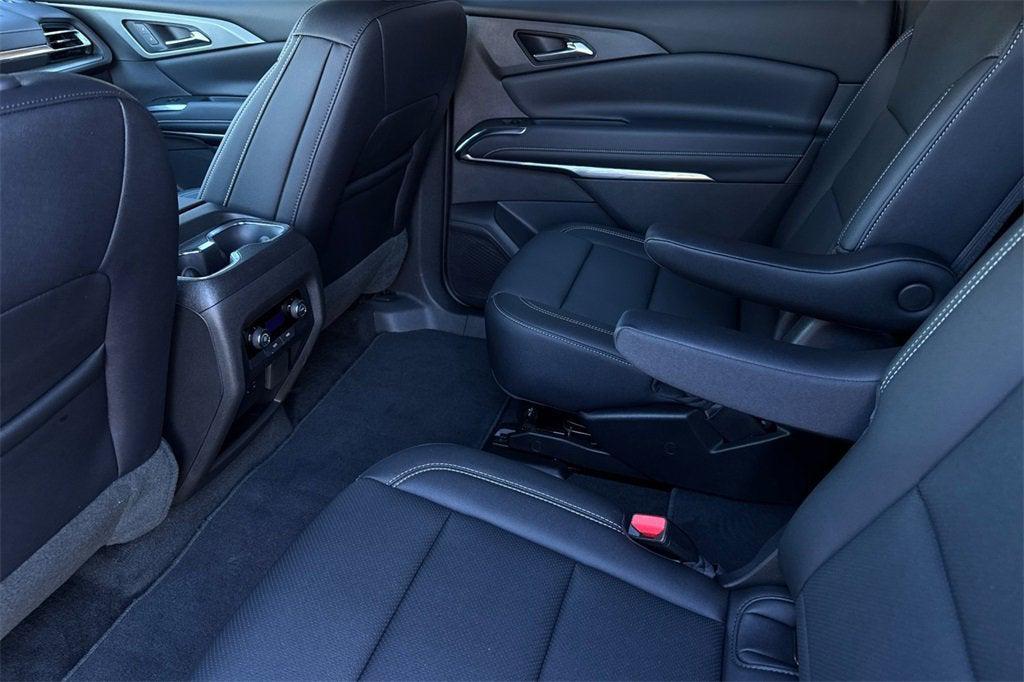 new 2025 Chevrolet Traverse car, priced at $39,995