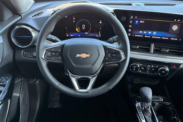 new 2025 Chevrolet Trax car, priced at $24,211
