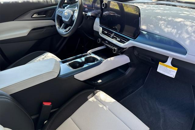 new 2025 Chevrolet Equinox EV car, priced at $46,690