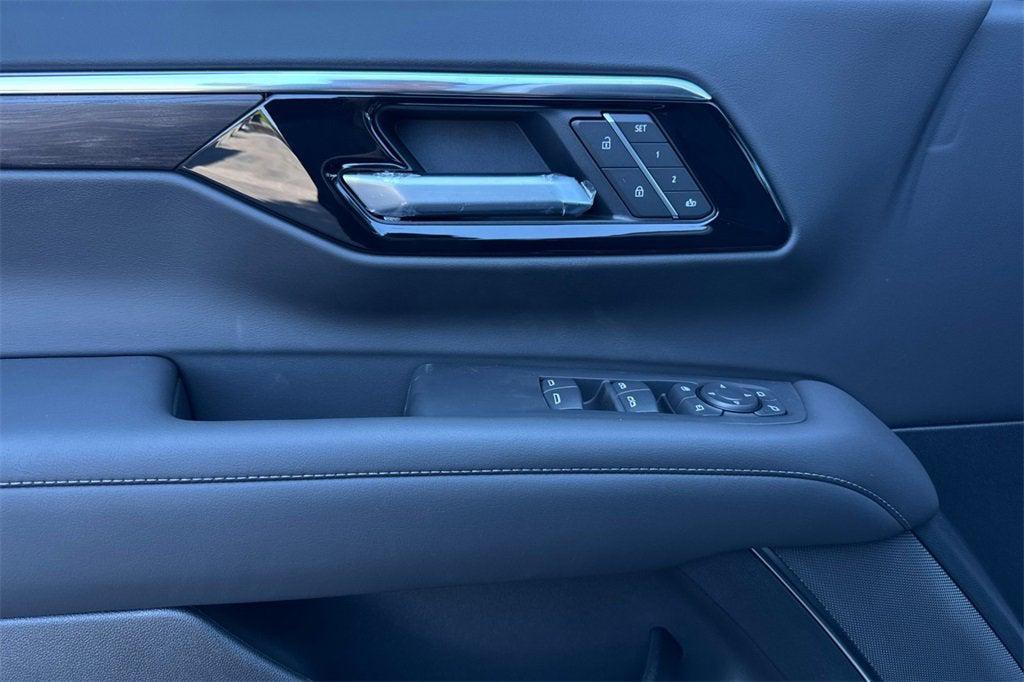new 2025 Chevrolet Tahoe car, priced at $73,776