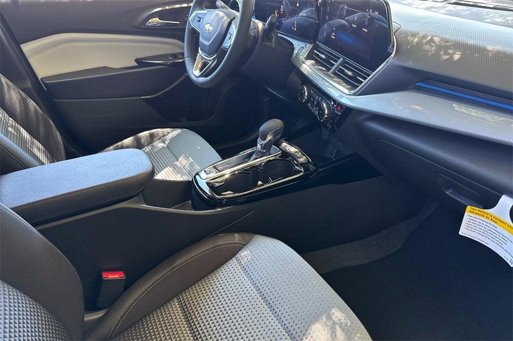 new 2025 Chevrolet Trax car, priced at $24,211