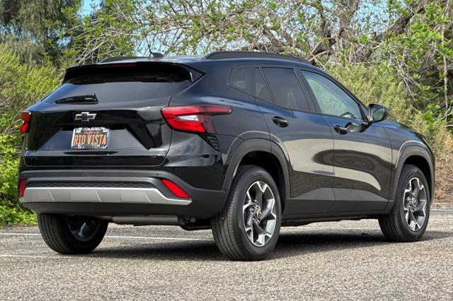 new 2025 Chevrolet Trax car, priced at $26,905