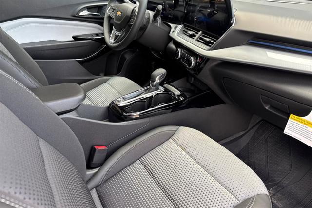 new 2025 Chevrolet Trax car, priced at $26,905
