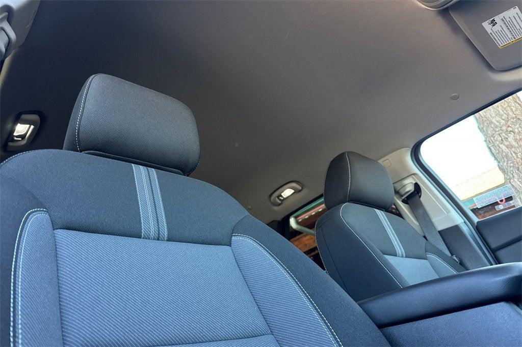 new 2025 Chevrolet Blazer car, priced at $32,060