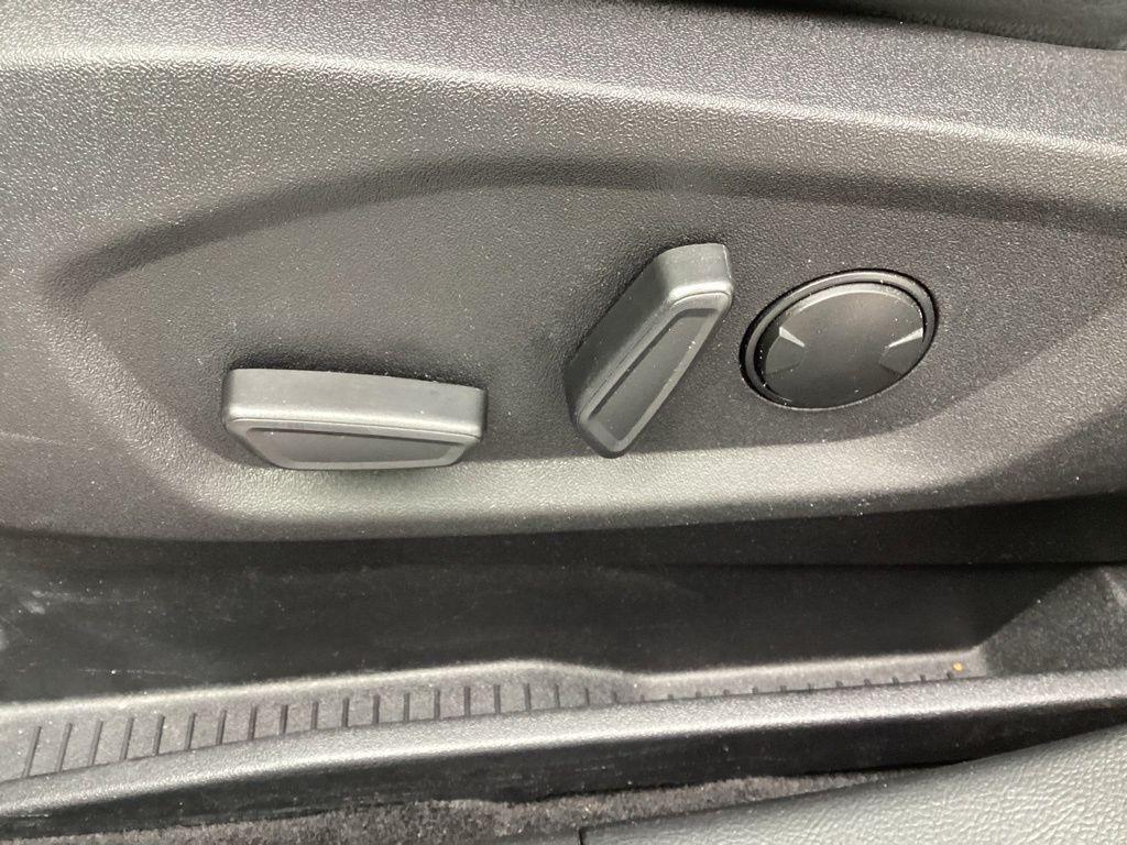 used 2024 Ford Edge car, priced at $26,833