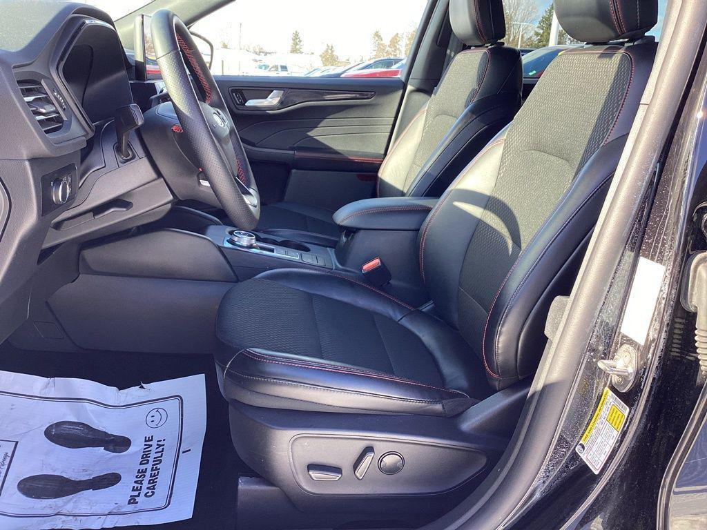 used 2025 Ford Escape car, priced at $28,884