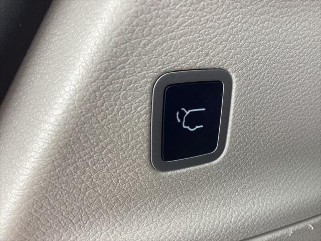 used 2023 Chrysler Pacifica car, priced at $23,243