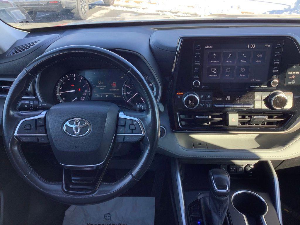 used 2021 Toyota Highlander car, priced at $33,119