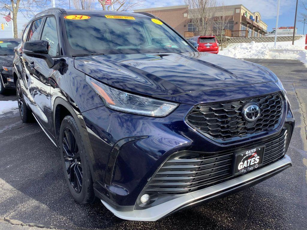 used 2024 Toyota Highlander car, priced at $44,990