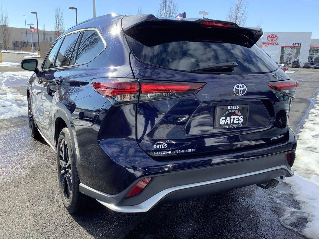 used 2024 Toyota Highlander car, priced at $44,990