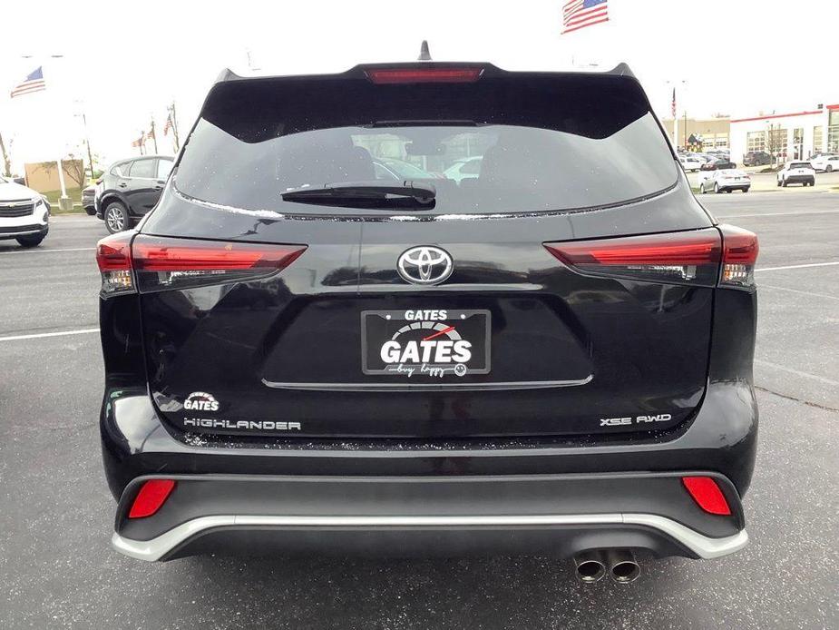 used 2024 Toyota Highlander car, priced at $42,994