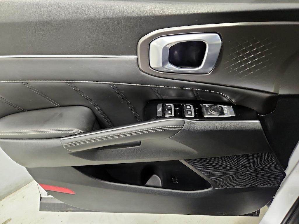 used 2023 Kia Sorento car, priced at $35,998