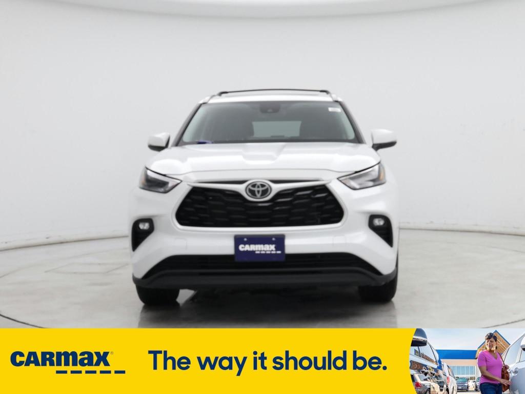 used 2023 Toyota Highlander car, priced at $38,998