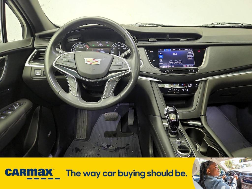 used 2022 Cadillac XT5 car, priced at $29,998