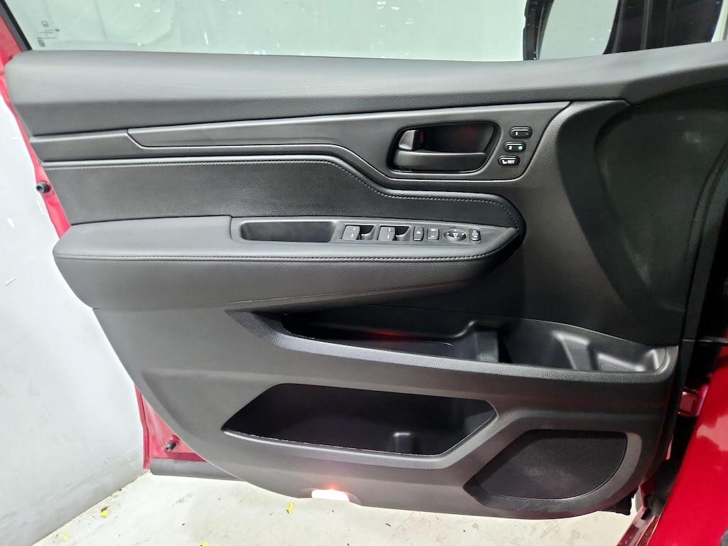 used 2025 Honda Odyssey car, priced at $43,998