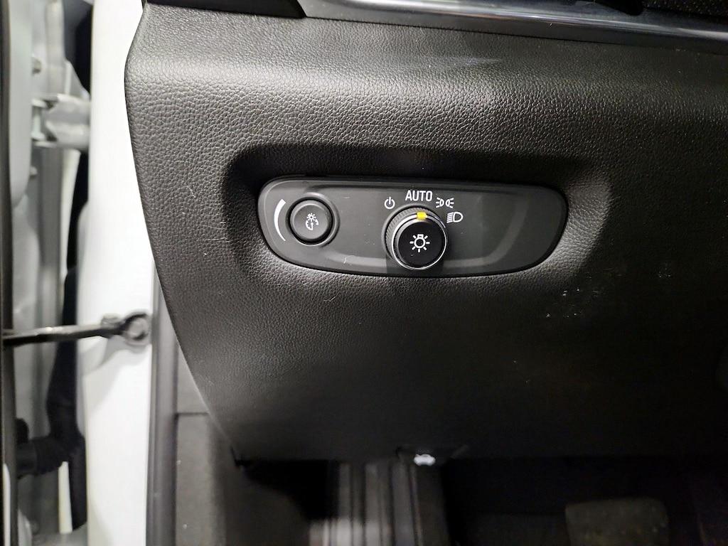 used 2023 Chevrolet Traverse car, priced at $37,998