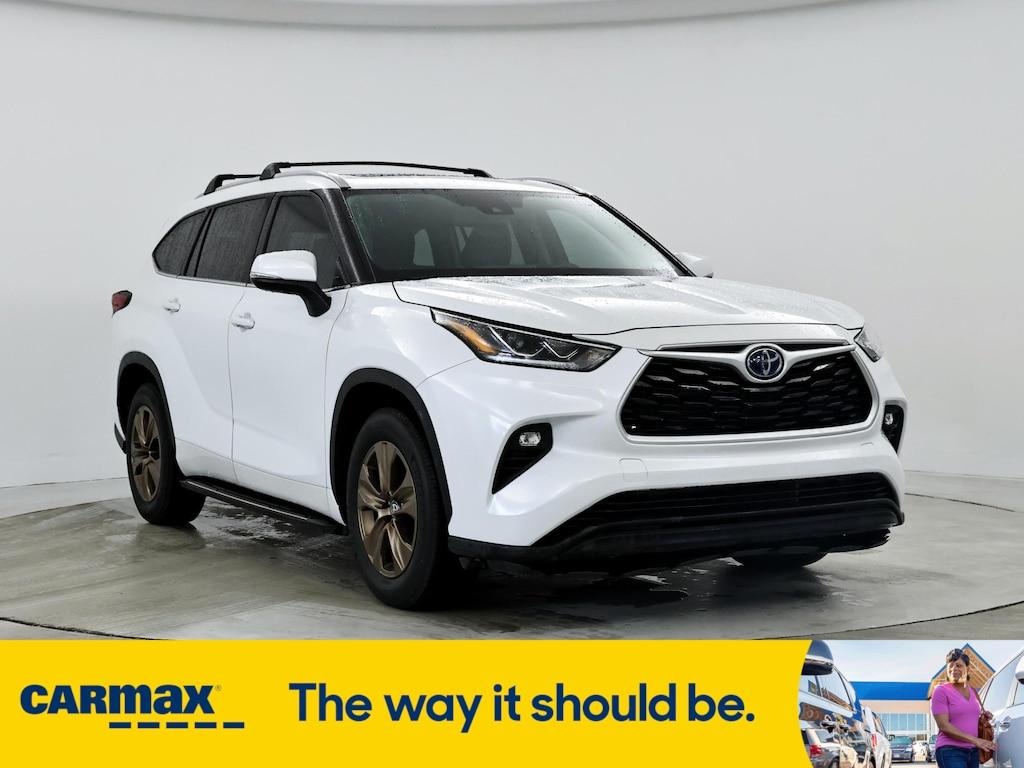 used 2022 Toyota Highlander Hybrid car, priced at $39,998