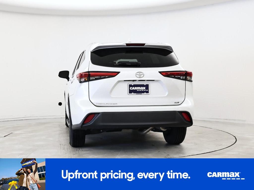 used 2022 Toyota Highlander car, priced at $34,998