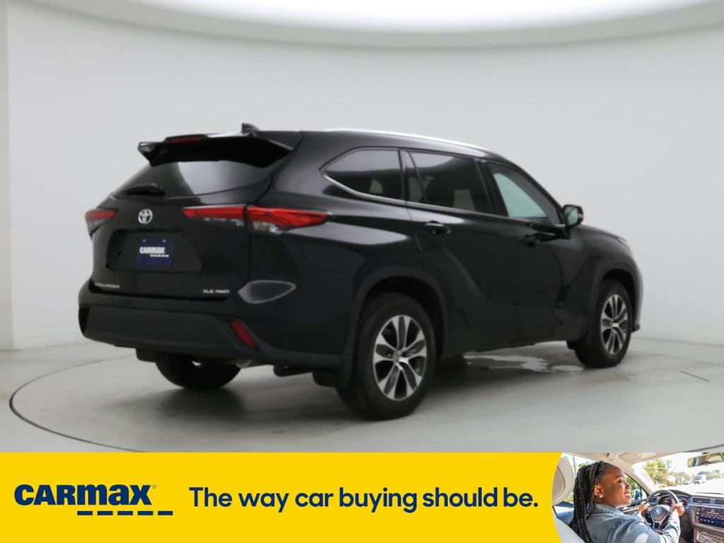used 2021 Toyota Highlander car, priced at $40,998