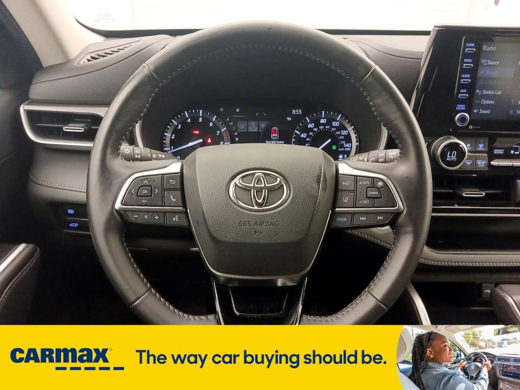 used 2021 Toyota Highlander car, priced at $40,998