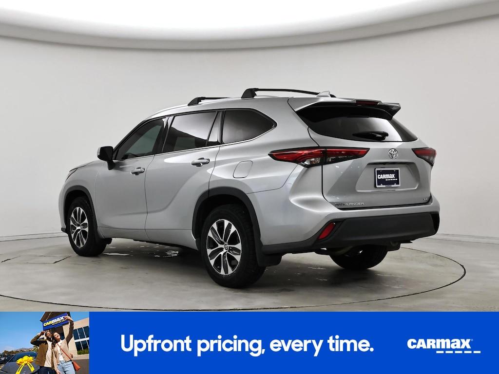 used 2021 Toyota Highlander car, priced at $33,998