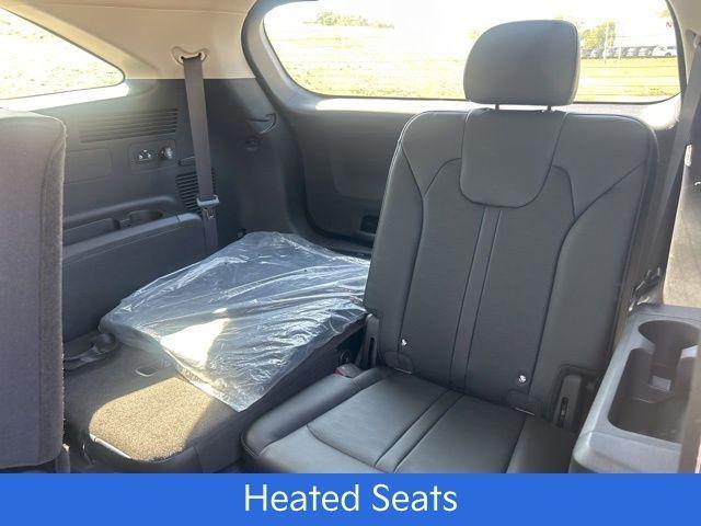 used 2025 Kia Sorento car, priced at $31,300