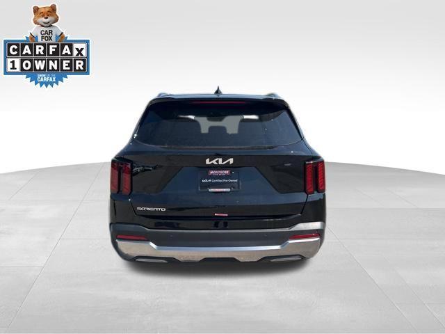 used 2025 Kia Sorento car, priced at $31,300