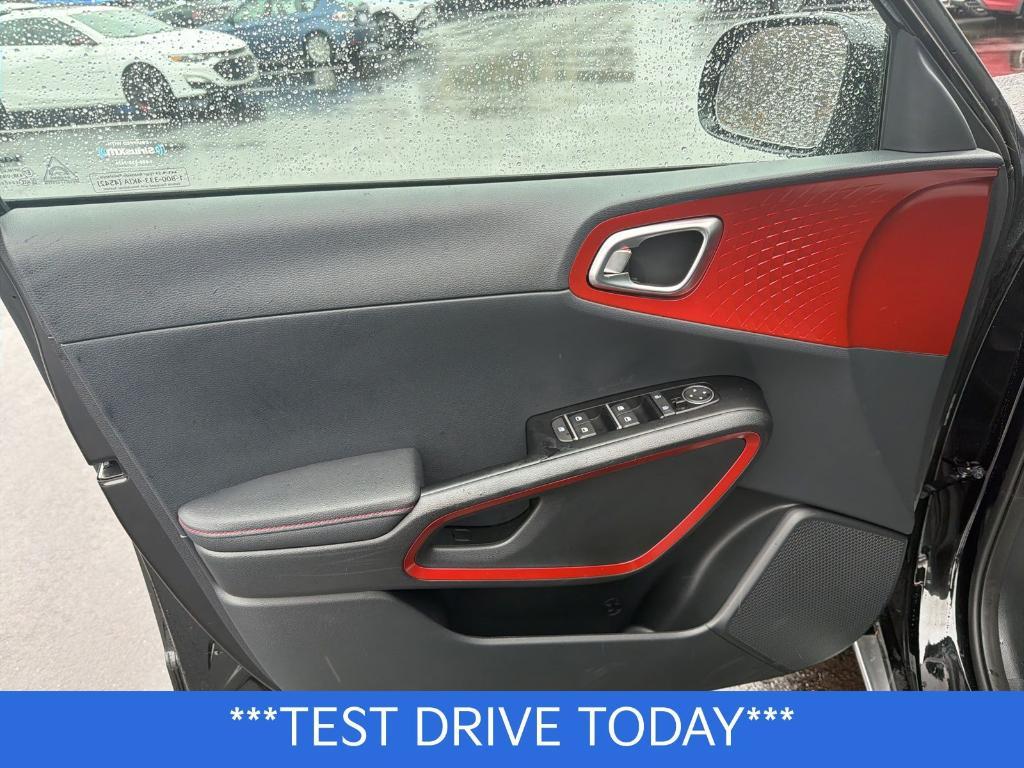 used 2025 Kia Soul car, priced at $25,880