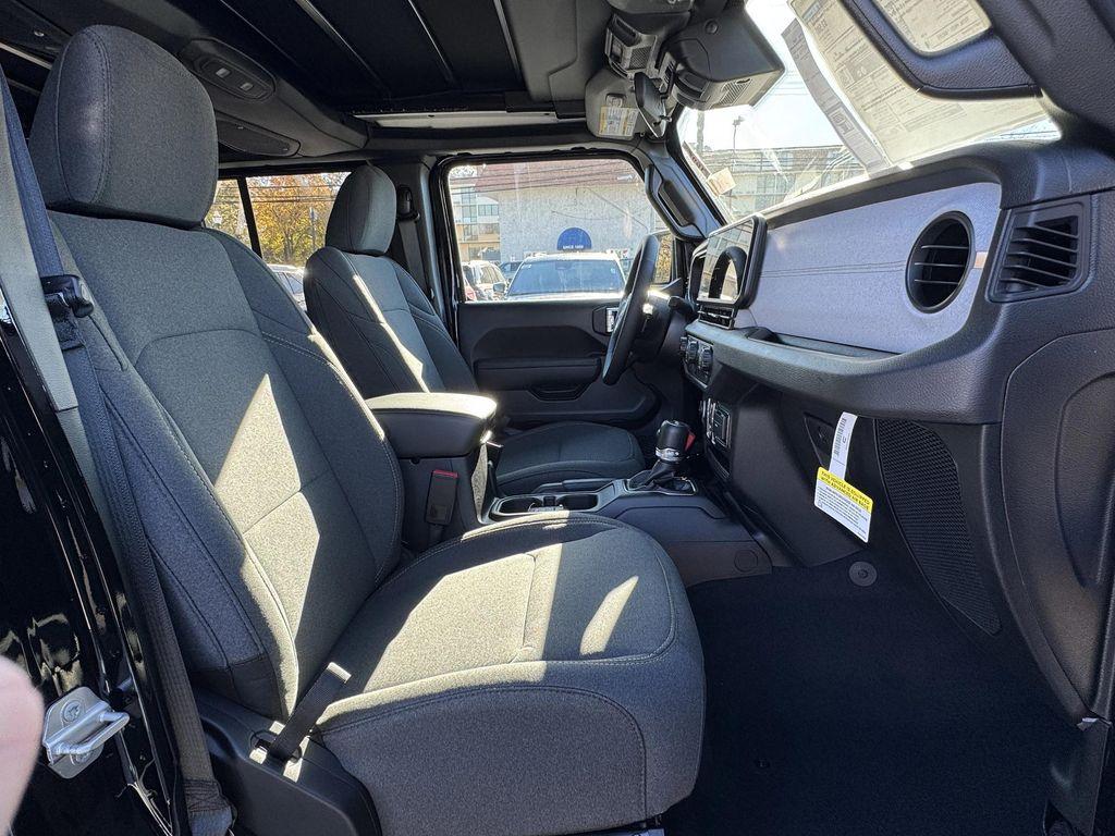 new 2025 Jeep Wrangler car, priced at $46,375