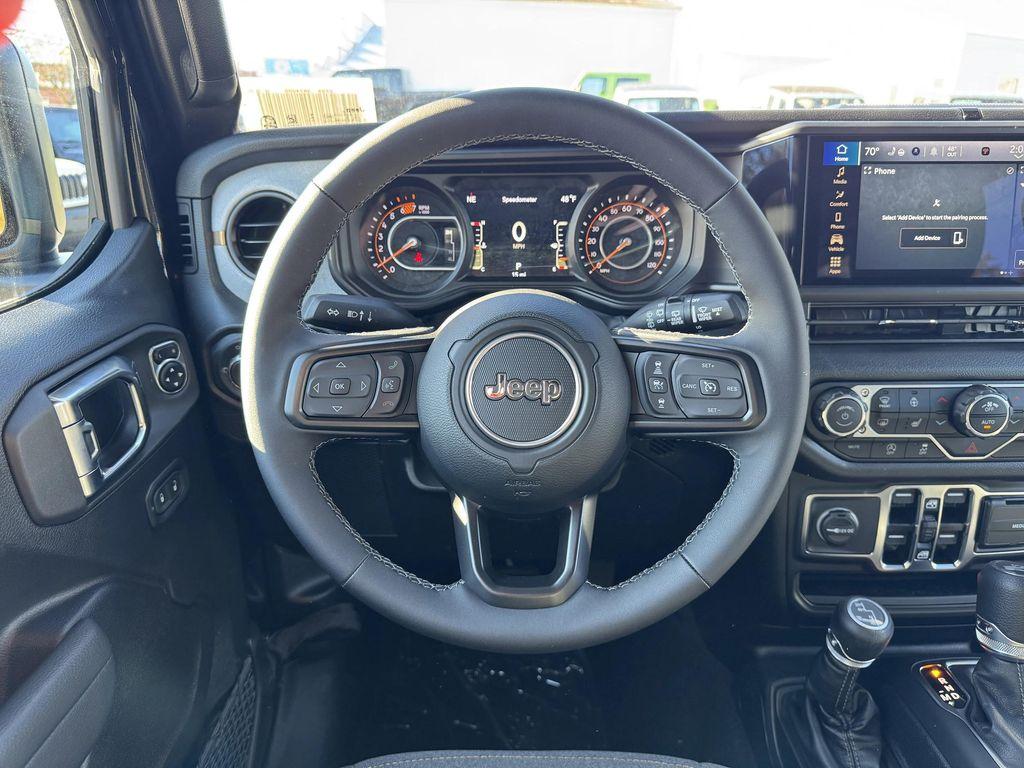 new 2025 Jeep Wrangler car, priced at $46,375