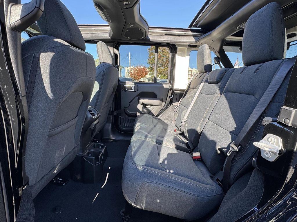 new 2025 Jeep Wrangler car, priced at $46,375