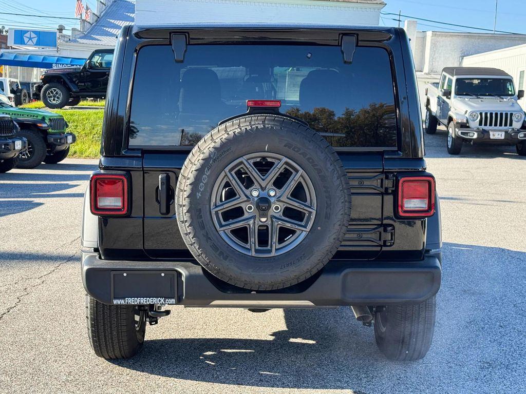 new 2025 Jeep Wrangler car, priced at $46,375