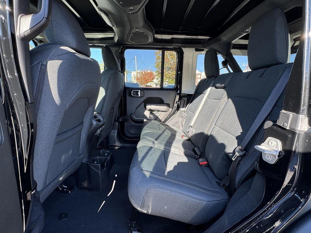 new 2025 Jeep Wrangler car, priced at $46,375