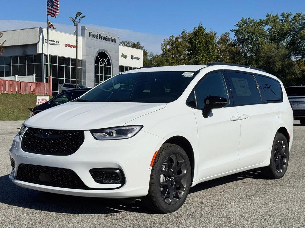 new 2026 Chrysler Pacifica car, priced at $47,610