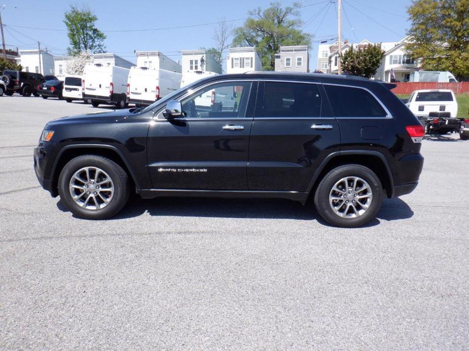 used 2015 Jeep Grand Cherokee car, priced at $17,236