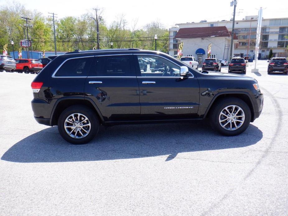 used 2015 Jeep Grand Cherokee car, priced at $17,236