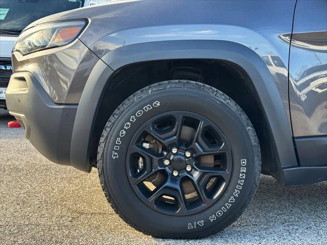 used 2021 Jeep Cherokee car, priced at $21,294