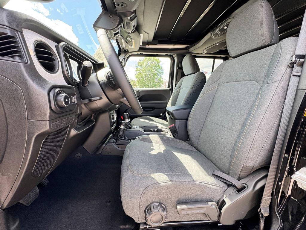 new 2025 Jeep Wrangler car, priced at $52,025