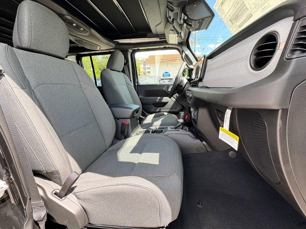 new 2025 Jeep Wrangler car, priced at $52,025