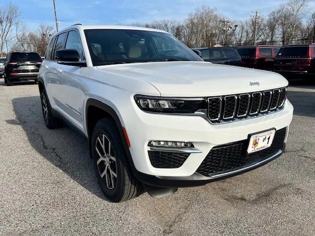 new 2025 Jeep Grand Cherokee car, priced at $44,625