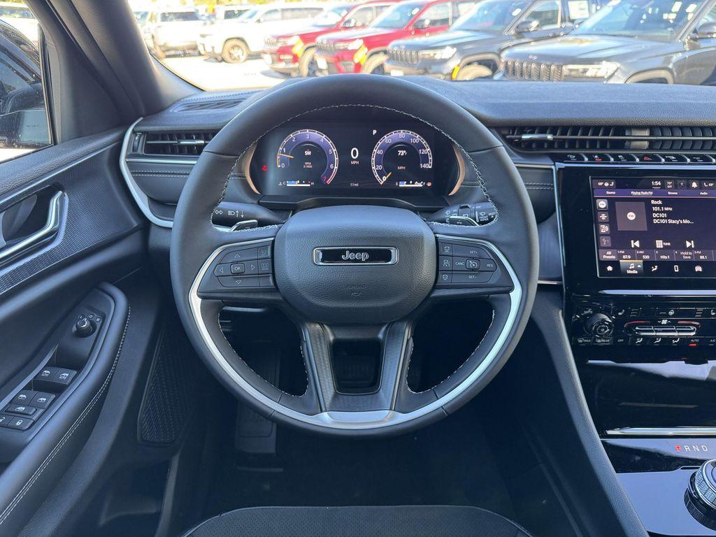 new 2025 Jeep Grand Cherokee car, priced at $38,625