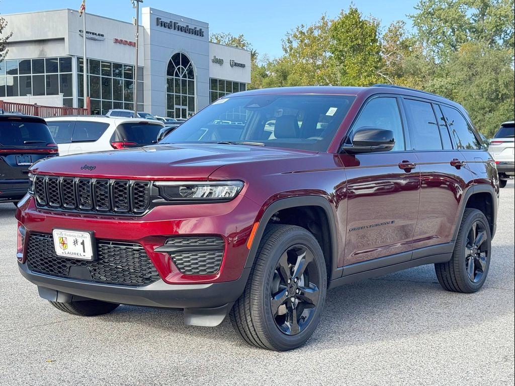 new 2025 Jeep Grand Cherokee car, priced at $38,625