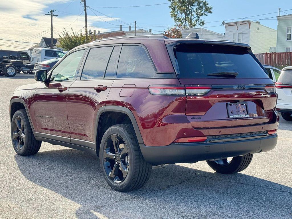 new 2025 Jeep Grand Cherokee car, priced at $38,625