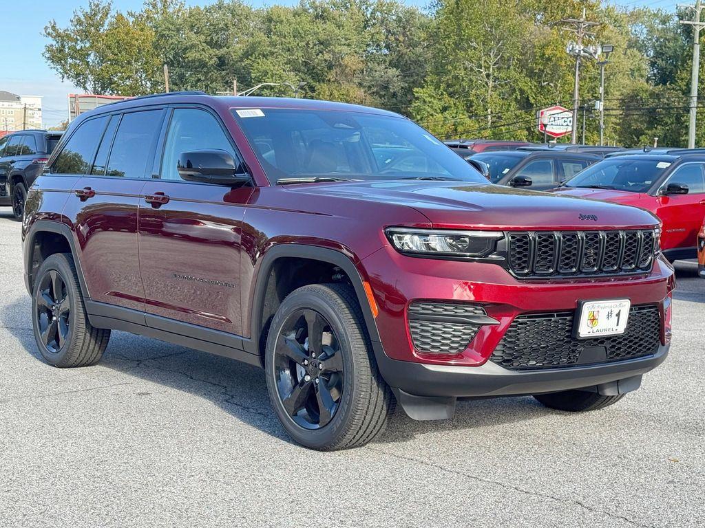 new 2025 Jeep Grand Cherokee car, priced at $38,625