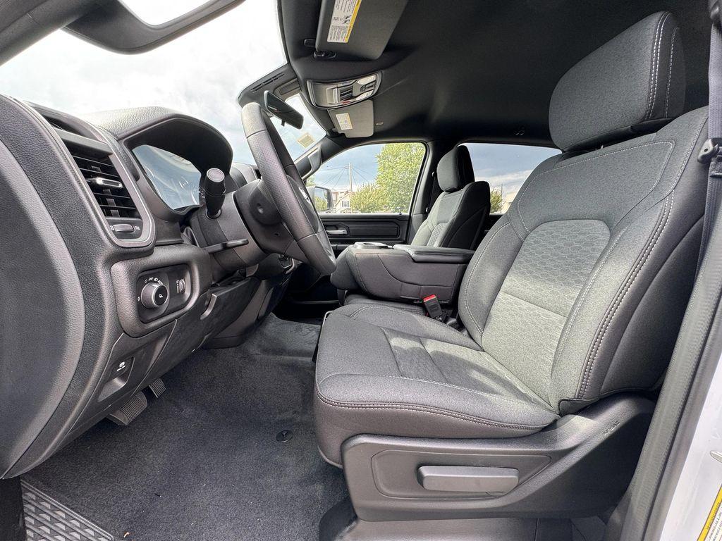 new 2025 Ram 1500 car, priced at $43,934