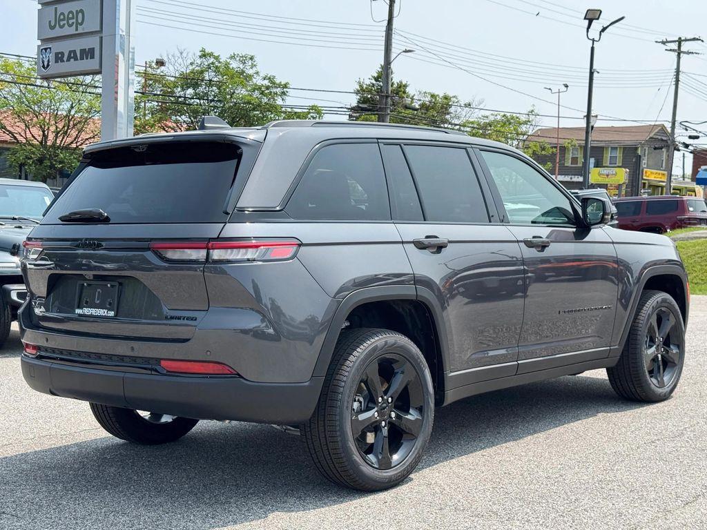 new 2025 Jeep Grand Cherokee car, priced at $48,910