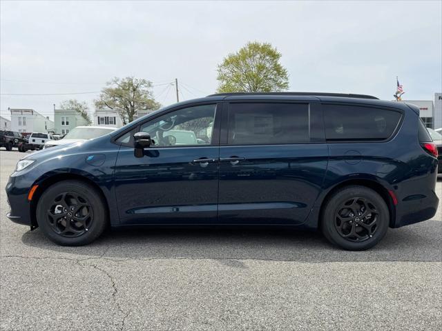 new 2025 Chrysler Pacifica Hybrid car, priced at $53,951