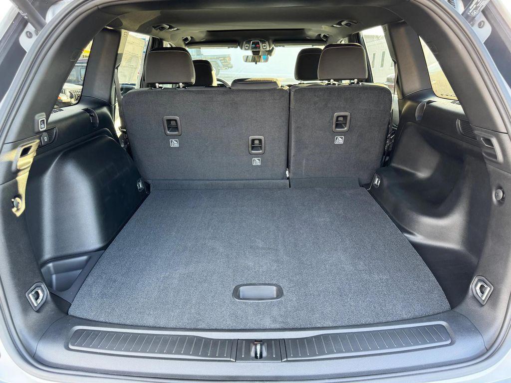 new 2025 Jeep Grand Cherokee car, priced at $35,720