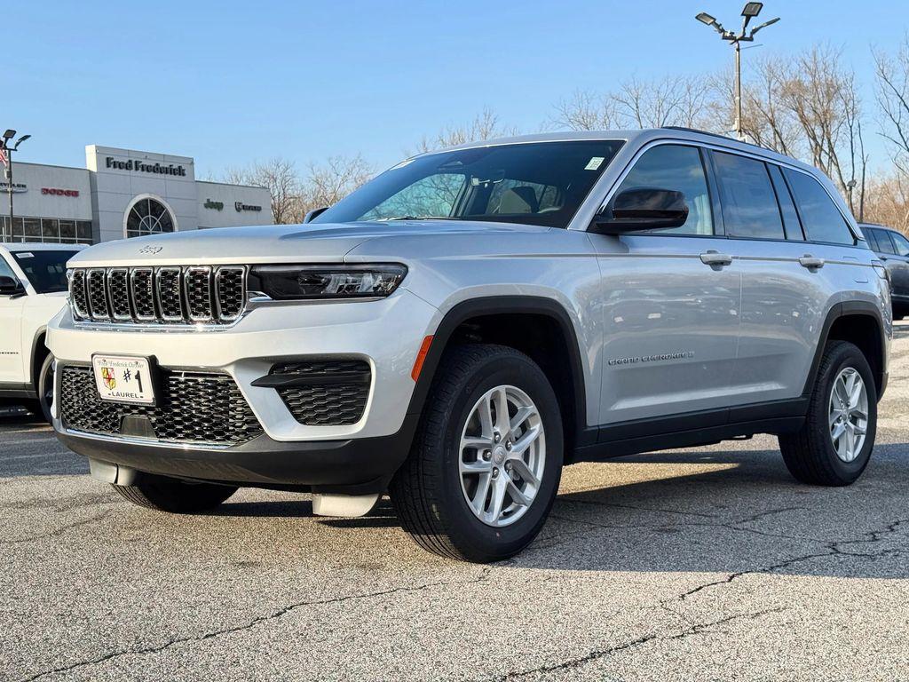 new 2025 Jeep Grand Cherokee car, priced at $35,720